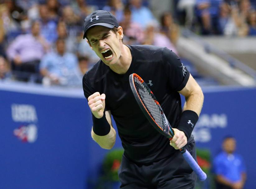 L&#39;urlo di Murray, che vincer il match in tre set col punteggio netto 6-1 6-2 6-2 (Reuters)